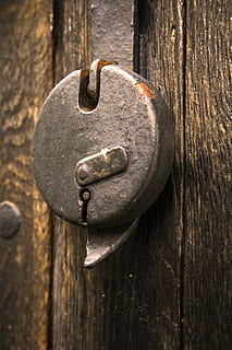 lucchetto, bullone, vecchio, lucchetti, chiuso, arrugginito, metallo, porta, legna, ferro, legno - materiale, avvicinamento, serratura, Entrata, sicurezza, nessuno, protezione, strutturato, giorno, maniglia, gancio, all'aperto, architettura, forma, venatura del legno, chiavistello, 5K, CC0, dominio pubblico, privo di copyright