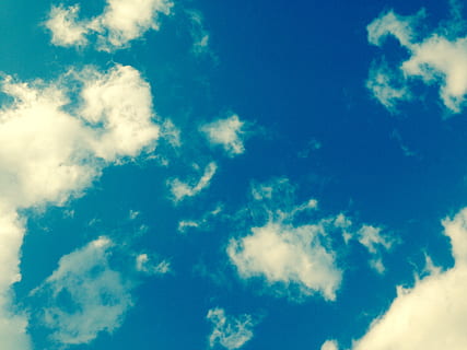 hd, wispy, cer, nori, nor - cer, albastru, fundaluri, Cloudscape, frumusețe în natură, natură, scenice - natura, nici o persoana, mediu inconjurator, culoare alba, zi, vânt, pufos, lumina soarelui, atmosfera, liniște, în aer liber, meteorologie, climat, moliciune, curat, 2K, CC0, domeniu public, fără drepturi de autor