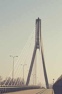 Foto, Hängebrücke, die Architektur, Brücke, Tageslicht, leeren, leere Straße, Landschaft, modern, Morgen, Morgensonne, draußen, Straße, Straßenlichter, hoch, Brücke - künstliche Struktur, Himmel, gebaute Struktur, Verbindung, Ingenieurwesen, Transport, Natur, klarer Himmel, Reiseziele, Flachwinkelansicht, Schrägseilbrücke, Tourismus, Reise, Stadt, Stahlkabel, Kabel, 4K, CC0, gemeinfrei, lizenzfrei