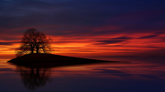 sagoma della montagna, retroilluminato, luminosa, nuvole, buio, alba, sera, paesaggio, natura, riflessione, panoramico, staglia, cielo, sole, tramonto, alberi, acqua, nuvola - cielo, la tranquillità, bellezza nella natura, scenics - natura, silhouette, colore arancione, nessuno, scena tranquilla, idilliaco, mare, albero, cielo drammatico, all'aperto, cielo romantico, 5K, CC0, dominio pubblico, privo di copyright