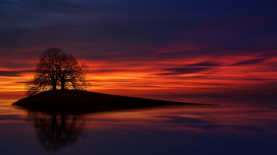 sagoma della montagna, retroilluminato, luminosa, nuvole, buio, alba, sera, paesaggio, natura, riflessione, panoramico, staglia, cielo, sole, tramonto, alberi, acqua, nuvola - cielo, la tranquillità, bellezza nella natura, scenics - natura, silhouette, colore arancione, nessuno, scena tranquilla, idilliaco, mare, albero, cielo drammatico, all'aperto, cielo romantico, 5K