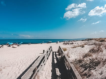 Gruppe, Menschen, Strandfoto, Strand, Wolken, Gras, Horizont, Insel, Landschaft, Natur, Ozean, draußen, Sand, szenisch, Meer, seelandschaft, Ufer, Himmel, Sommer-, Sonne, Reise, Urlaub, Wasser, Winter, Land, Szenen - Natur, Horizont über Wasser, Schönheit in der Natur, Blau, Ruhe, ruhige Szene, Tag, wolke - himmel, Sonnenlicht, Reiseziele, keine Leute, 2K, CC0, gemeinfrei, lizenzfrei