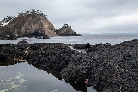 Strand, Felsen, Wellen, Wasser, Ozean, Cliff, Meer, Rock, Küste, Himmel, Natur, Landschaft, Blau, Sonnenuntergang, Rock Pool, Reflexion, szenisch, Rock - Objekt, solide, Schönheit in der Natur, Szenen - Natur, wolke - himmel, Felsformation, Ruhe, ruhige Szene, keine Leute, Tag, Land, Nicht-städtische Szene, draußen, felsige Küste, erodiert, 5K, CC0, gemeinfrei, lizenzfrei