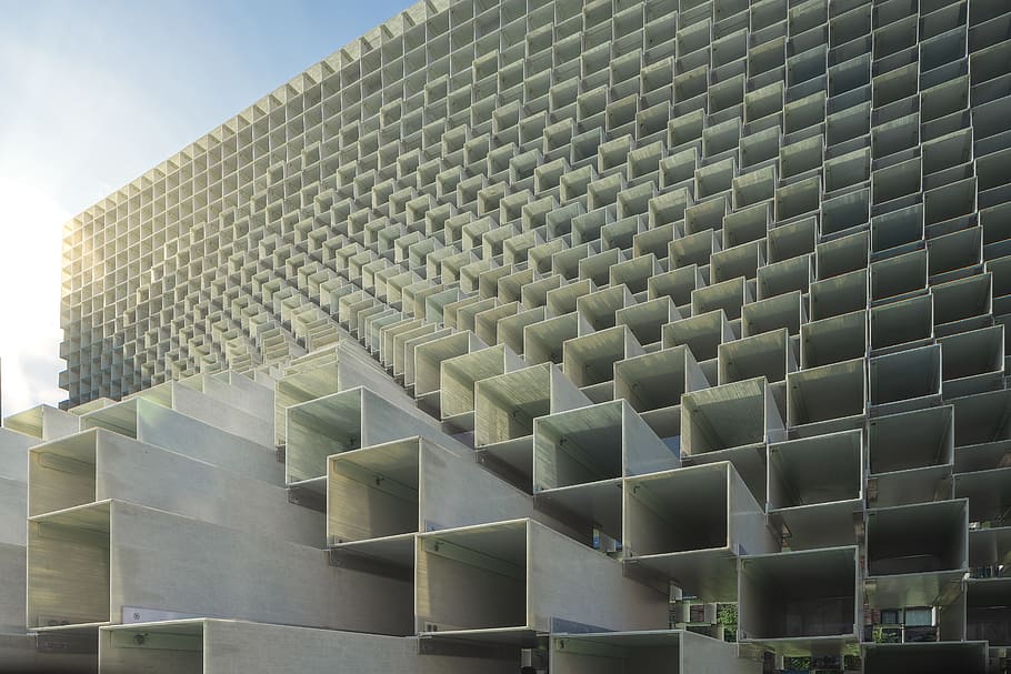 rectangular, blanc, edifici, blau, cel, diseny arquitectònic, arquitectura, caixes, contemporani, la llum del dia, disseny, futurista, ferro, modern, patró, forma, acer, llum solar, tecnologia, urbà, estructura construïda, exterior de l'edifici, cap gent, repetició, dia, ciutat, vista d’angle baix, exterior d’edifici d’oficines, naturalesa, marc complet, en fila, a l'aire lliure, forma geomètrica, gratacels, 8K