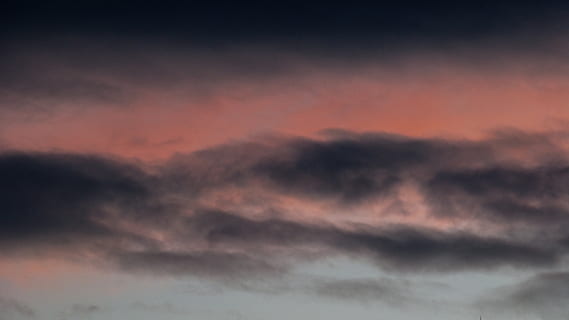 nuvole grigie, Canmore, Canada, nube, tempo metereologico, cielo, all'aperto, natura, tramonto, Alba, crepuscolo, cielo rosso, nuvola - cielo, bellezza nella natura, cielo drammatico, Cloudscape, colore arancione, scenics - natura, nessuno, ambiente, tempesta, nuvola temporalesca, atmosfera, soggezione, nuvoloso, idilliaco, vento, astratto, buio, meteorologia, viola, 4K, CC0, dominio pubblico, privo di copyright