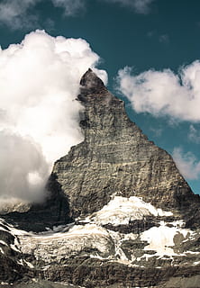 muntanya negra, naturalesa, erupció, aigua, a l'aire lliure, guèiser, muntanya, zermatt, suïssa, Alps, cresta, Serra, rock, neu, sòl, terra, bosc, planta, vegetació, flora, bellesa a la natura, núvol - cel, cel, escenics - natura, escena no urbana, escena tranquil·la, cap gent, geologia, paisatge, dia, geografia física, tranquil·litat, medi ambient, fum - estructura física, cim de muntanya, idíl·lic, formació, poder a la natura, cràter volcànic, 5K, CC0, domini públic, lliure de regalies