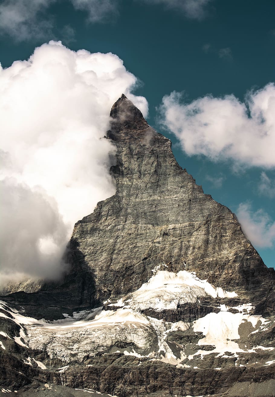 muntanya negra, naturalesa, erupció, aigua, a l'aire lliure, guèiser, muntanya, zermatt, suïssa, Alps, cresta, Serra, rock, neu, sòl, terra, bosc, planta, vegetació, flora, bellesa a la natura, núvol - cel, cel, escenics - natura, escena no urbana, escena tranquil·la, cap gent, geologia, paisatge, dia, geografia física, tranquil·litat, medi ambient, fum - estructura física, cim de muntanya, idíl·lic, formació, poder a la natura, cràter volcànic, 5K