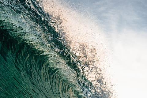 Wellen, Wasser, Ozean, draußen, Meer, Natur, Tsunami, Welle, Sonnenlicht, Ufer, Küste, rollende Welle, abstrakt, Spritzen, grau, Tier, Leben im Meer, Riff, Korallenriff, Straße, keine Leute, Tag, Himmel, Pflanze, Nahansicht, Baum, Flachwinkelansicht, Ruhe, Schönheit in der Natur, Hintergründe, Wachstum, texturiert, ruhige Szene, Umgebung, Szenen - Natur, Vollbild, fließendes Wasser, Struktureffekt, 5K, CC0, gemeinfrei, lizenzfrei
