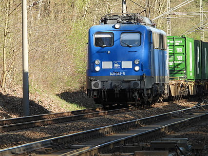 loco, godstog, trykke, tog, jernbanetransport, spore, jernbanespor, tog - køretøj, transportform, transportmidler, offentlig transport, land køretøj, dag, ingen mennesker, plante, natur, lokomotiv, træ, udendørs, rejse, jord, metal, passagertog, jernbanevogn, shunting yard, 4K, CC0, offentligt domæne, royaltyfrie