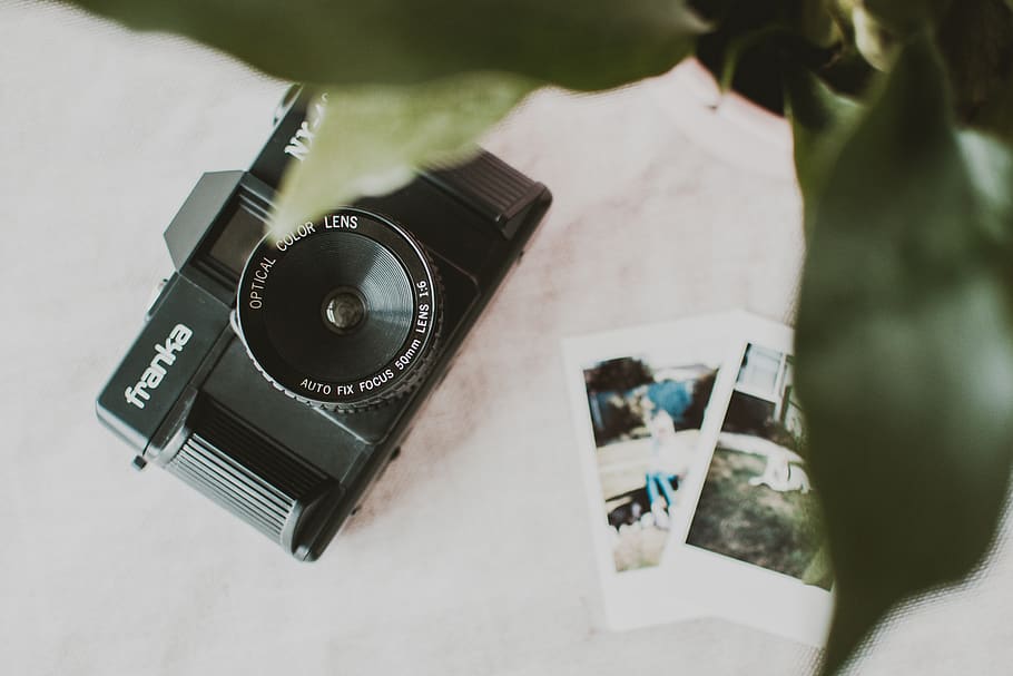 negre, Càmera franka, blanc, tèxtil, càmera, lent de la càmera, primer pla, dispositiu, equipament, focus, instrument, lent, fotografies, imatges, tecnologia, zoom, temes de fotografia, càmera - equip fotogràfic, estil retro, equip fotogràfic, taula, vista d’angle alt, lent - instrument òptic, a l'interior, natura morta, analògic, enfocament selectiu, centrar-se en primer pla, cap gent, fotografiar, càmera digital, dia, antiguitat, càmera slr, 5K