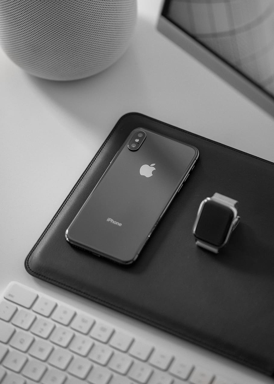 Platz, grau, iphone x, Hardware-, Computer, Computerhardware, Computer Tastatur, Tastatur, Elektronik, Telefon, Mobiltelefon, Handy, sehen, Weiß, schwarz, einfarbig, Schwarz und weiß, Produkt, Schatten, iphone, Adapter, Redner, Technologie, kabellose Technologie, Kommunikation, Verbindung, Tabelle, tragbares Informationsgerät, Smartphone, Nahansicht, Stillleben, keine Leute, drinnen, Computerausrüstung, Laptop, Bildschirm, Portabilität, High Angle View, Druckknopf, 4K