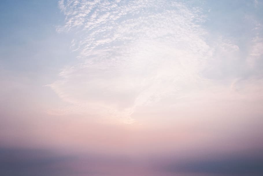 cel clar, bonic, blau, brillant, núvols, cloudscape, ennuvolat, color, alba, la llum del dia, dramàtica, cel, escènic, Sol ponent, skyscape, posta de sol, fons de pantalla, temps, núvol - cel, bellesa a la natura, tranquil·litat, escenics - natura, vista d’angle baix, naturalesa, escena tranquil·la, idíl·lic, cap gent, dia, a l'aire lliure, llum solar, fons, cel dramàtic, medi ambient, meteorologia, 4K