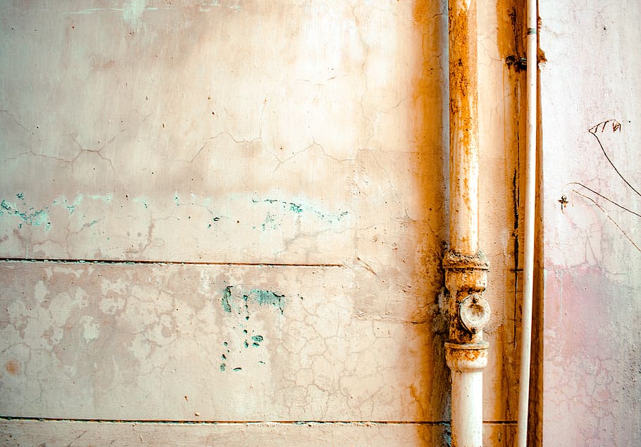 canonades rovellades, abandonat, imatge de fons, decaïment, brut, canonada, aspre, òxid, rústic, rovellat, superfície, textura, paret, estructura construïda, resistent, funció de construcció de parets, tub de tub, vell, arquitectura, espatllat, cap gent, metall, exterior de l'edifici, dia, declivi, aixafar, material de fusta, deteriorament, fons, a l'aire lliure, 5K