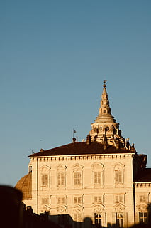 Turin, Gebäudehülle, die Architektur, gebaute Struktur, klarer Himmel, Himmel, Reiseziele, die Vergangenheit, Reise, Geschichte, Gebäude, Tourismus, kopieren sie platz, Natur, Flachwinkelansicht, keine Leute, Religion, Anbetungsstätte, Glauben, Blau, Spiritualität, draußen, Turm, aufwendig, 5K, CC0, gemeinfrei, lizenzfrei