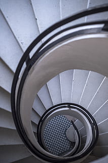 fyrtårn, sten-, hvid, uendelighed, geometriske, kurve, lys, høj, mønster, cirkel, design, konstruktion, form, cirkulær, hus, tårn, perspektiv, trappe, trin, rund, trapper og trapper, spiralformet, rækværk, vindeltrappe, arkitektur, høj vinkel visning, indendørs, bygget struktur, ingen mennesker, metal, teknologi, tæt på, dag, geometrisk form, murbygningsfunktion, 4K, CC0, offentligt domæne, royaltyfrie