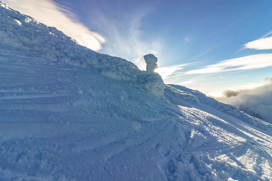Biancaneve, la neve, temperatura fredda, inverno, montagna, bellezza nella natura, cielo, scenics - natura, nuvola - cielo, natura, catena montuosa, ambiente, paesaggio, Colore bianco, scena tranquilla, giorno, la tranquillità, congelato, luce del sole, montagna innevata, picco di montagna, 5K