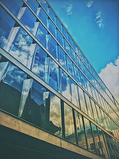 artificiale, angolato, nube, cielo, riflessione, muro di riflessione, vetro frontale, architettura, nuvola - cielo, struttura costruita, Inquadratura dal basso, esterno dell'edificio, vetro - materiale, costruzione, città, nessuno, giorno, natura, moderno, bicchiere, edificio per uffici esterno, all'aperto, ufficio, trasparente, finestra, 4K, CC0, dominio pubblico, privo di copyright