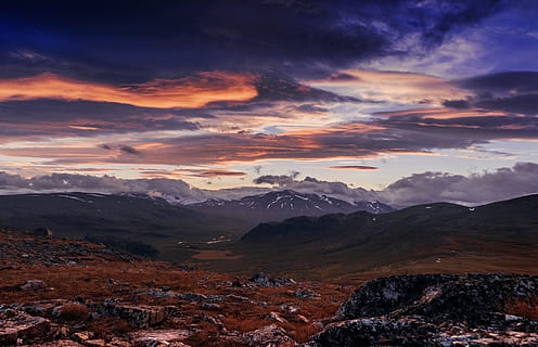 tramonto, cielo, nuvole, campo, montagne, colline, rocce, paesaggio, natura, scenics - natura, montagna, nuvola - cielo, bellezza nella natura, ambiente, catena montuosa, scena tranquilla, la tranquillità, nessuno, scena non urbana, terra, roccia, roccia - oggetto, destinazioni di viaggio, idilliaco, all'aperto, picco di montagna, 4K, CC0, dominio pubblico, privo di copyright
