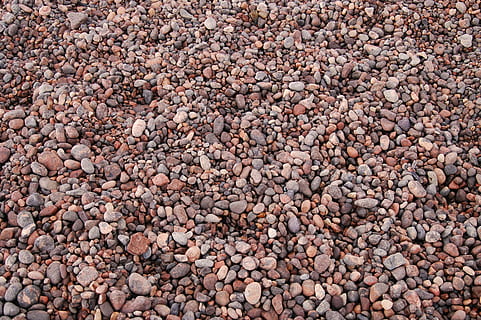 småsten, rullesten, strand, valse, natur, hav, sten, struktur, pierre, klippe, grus, side, ocean, stor gruppe af objekter, sten - objekt, overflod, baggrunde, solid, fuld ramme, høj vinkel visning, sten-, ingen mennesker, dag, jord, tekstureret, udendørs, mønster, skønhed i naturen, direkte over, 2K, CC0, offentligt domæne, royaltyfrie