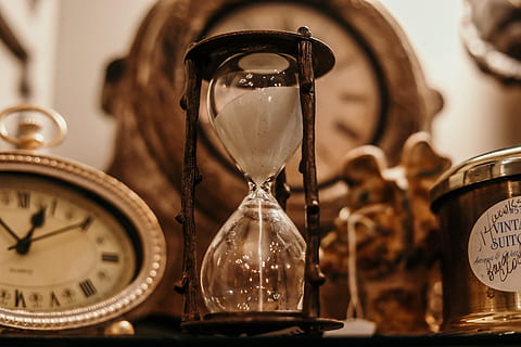 shallow, focus, clear, hourglass, antique, classic, clock, countdown, deadline, glass, indoors, minute, numbers, precision, sand, time, timepiece, timer, vintage, watch, instrument of time, clock face, no people, alarm clock, accuracy, close-up, still life, focus on foreground, minute hand, clock hand, selective focus, pocket watch, 5K, CC0, public domain, royalty free