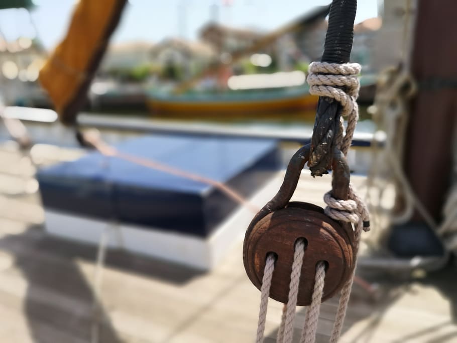 vaixell, tela, cordes, blocs, rosada, corretja, vaixell de vela, corda, embussos de trànsit, veler, marítim, descongelar, dia, centrar-se en primer pla, llum solar, metall, cap gent, manera de transport, vaixell nàutic, transport, primer pla, força, a l'aire lliure, naturalesa, connexió, cadena, penjant, swing, politja, amarrat, parc infantil, ancorat, 2K