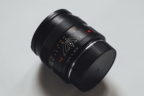 lent de la càmera, electrònica, obturador, creatiu, foto, lent, metall, focus, cos, elegància, cercador, luxe, càmera, digital, 90 mm, analògic, antiguitat, 80 anys, fotogràfica, disseny, tecnologia, temes de fotografia, càmera - equip fotogràfic, equip fotogràfic, color negre, tir de l'estudi, lent - instrument òptic, sol objecte, a l'interior, càmera digital, primer pla, fons blanc, cap gent, modern, equipament, natura morta, lent - ull, cultura i entreteniment artístic, comunicació, càmera slr, 5K, CC0, domini públic, lliure de regalies