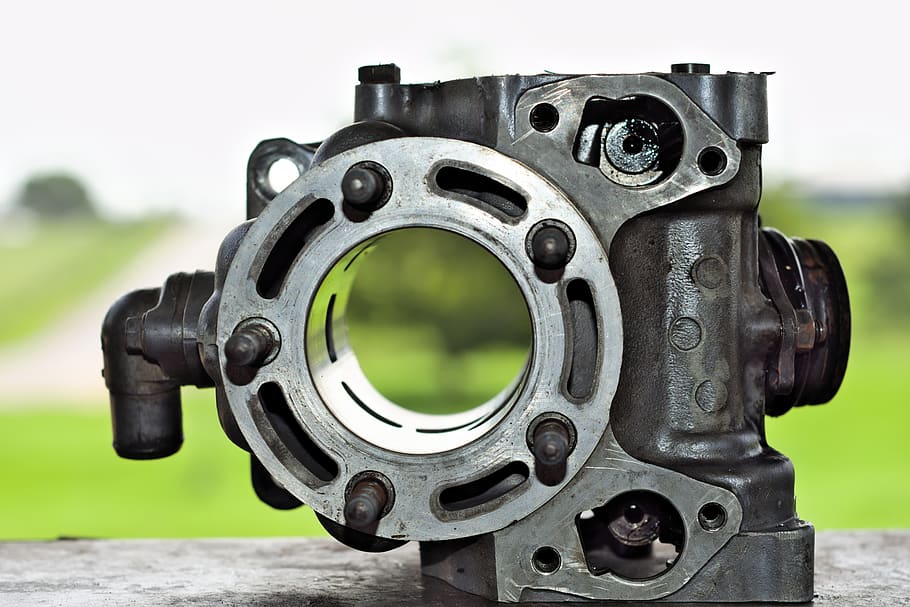 motor, dos cops, cilindre, màniga, bloc, tecnologia, indústria, automoció, disseny, transport, automòbil, metall, poder, brillant, primer pla, cap gent, centrar-se en primer pla, equipament, maquinària, part de la màquina, natura morta, dia, sol objecte, fet per l'home, objectes fets per l’home, color negre, naturalesa, protecció, cercle, pern, roda, color plata, 5K