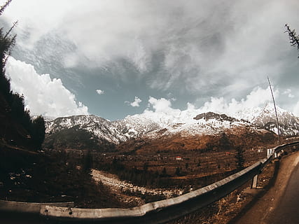 amplio, fotografía, montaña, aventuras, nubes, frío, luz, ambiente, paisaje, naturaleza, la carretera, escénico, cielo, nieve, fotografía gran angular, nube - cielo, paisajes - naturaleza, belleza en la naturaleza, nadie, cordillera, día, transporte, escena tranquila, planta, invierno, árbol, escena no urbana, tranquilidad, Montaña cubierta de nieve, 2K, CC0, dominio público, libre de derechos