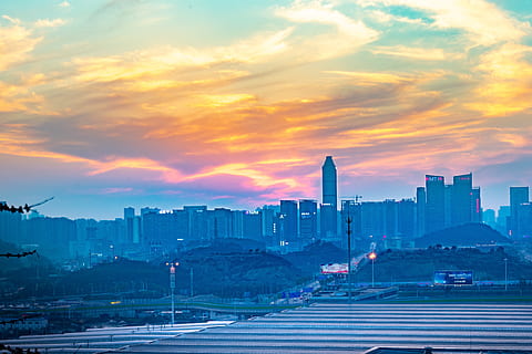 debesis, liepsnos debesis, cirrus, saulėlydis, panorama, miestas, pastatas, dangoraižis, guiyang, pastato išorė, architektūra, dangus, debesis - dangus, pastatyta struktūra, transportavimas, nėra žmonių, miesto vaizdą, kelias, pobūdį, miesto panorama, gatvė, biurų pastato išorė, miesto gyvenimas, kraštovaizdį, lauke, finansinis rajonas, 5K, CC0, Viešasis domenas, nemokamai