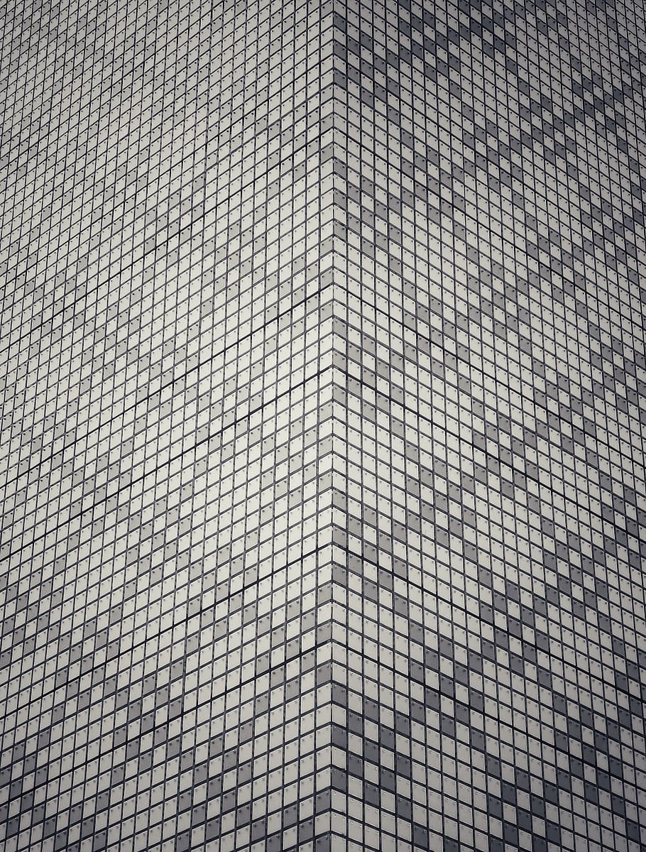 edifici, arquitectura, patró, quadrats, mosaic, píxels, bits, angle, cantonada, alt, gris, blanc, marc complet, fons, estructura construïda, cap gent, exterior de l'edifici, dia, modern, forma, forma geomètrica, vista d’angle baix, primer pla, oficina, disseny, a l'aire lliure, exterior d’edifici d’oficines, reflexió, resum, compost digital, 4K