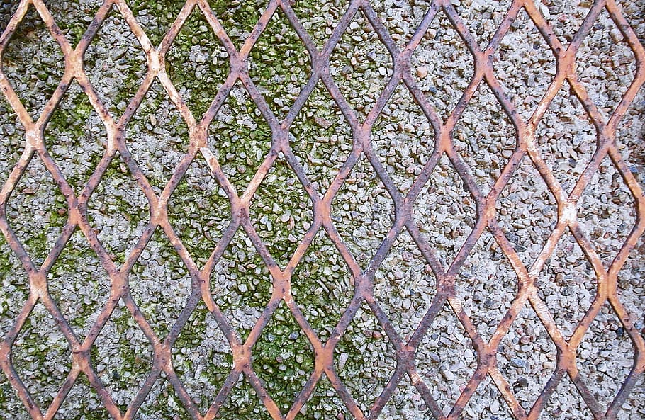 Wand, Muster, Schiefer, Garten, draußen, Laube, Licht, Labyrinth, Matze, Steinwand, Rost, Rebe, Pflanze, Zaun, Fackel, Steinplatte, Textur, Beton, Schlamm, Efeu, Vollbild, Hintergründe, keine Leute, Grenze, Barriere, Tag, Sicherheit, Schutz, Wachstum, Natur, Nahansicht, Metall, texturiert, Baum, Maschendrahtzaun, 2K