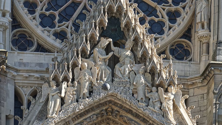 catedral de formigó gris, edifici, arquitectura, reims, 3 rue guillaume de machault, França, escultura, art, arqueologia, cathedrale, catedral, monument, cúpula, pilar, columna, estàtua, finestra, temple, campanar, torre, fletxa, estructura construïda, vista d’angle baix, el passat, història, art i artesania, exterior de l'edifici, cap gent, destinacions de viatge, artesania, creativitat, lloc de culte, representació, dia, turisme, creença, representació humana, religió, ornamentat, a l'aire lliure, columna arquitectònica, sostre, talla, 5K