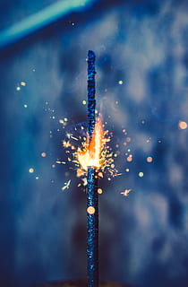 sparkler iluminado, celebração, iluminado, cultura artística e entretenimento, evento, fogo de artifício, movimento, ardente, movimento borrado, brilhando, fumaça - estrutura física, natureza, Exposição longa, explodindo, calor - temperatura, fogo de artifício - homem feito objeto, ninguém, faíscas, fogo, fechar-se, chama, queima de fogos, ao ar livre, estrelinha, 4K, CC0, domínio público, royalty free