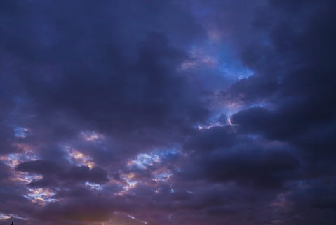 pilvinen taivas, pilviä, pilvinen, ilta, taivas, luonto, luonnonkaunis, auringonlasku, pilvi - taivas, myrsky, dramaattinen taivas, cloudscape, sininen, myrskypilvi, ympäristö, ilmapiiri, kauneus luonnossa, ei ihmisiä, tuuli, taustat, tila, tumma, moody sky, ulkona, abstrakti, voimaa luonnossa, meteorologia, abstrakti tausta, pahaenteinen, 2K, CC0, public domain, rojaltivapaa