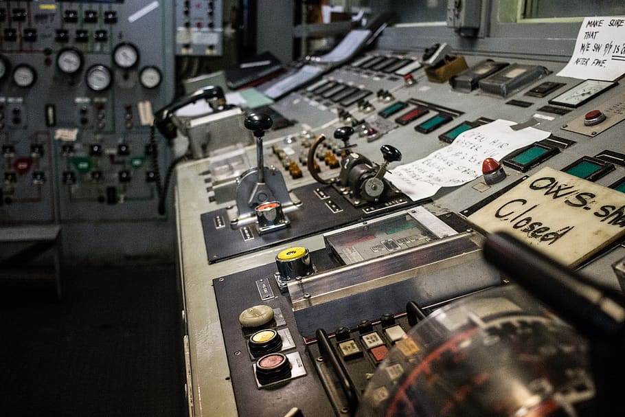 Canadà, goderich, controls, botons, sortidors, commutadors, cotxe, automòbil, transport, cap gent, manera de transport, tecnologia, primer pla, enfocament selectiu, vista d’angle alt, control, panell de control, a l'interior, ciutat, equipament, indústria, arquitectura, gran grup d'objectes, comunicació, connexió, gasolinera, polsador, 5K