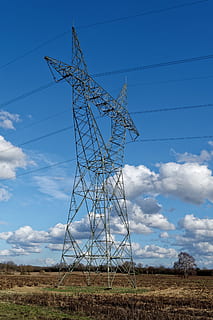strommast, actual, stâlp, electricitate, linie de alimentare, nori, tehnologie, peisaj, albastru, Voltaj, consolida, cer, nor - cer, camp, combustibil și generarea de energie electrică, teren, stâlp electric, conexiune, nici o persoana, mediu inconjurator, zi, natură, alimentare electrică, vedere unghiulară joasă, cablu, plantă, în aer liber, comunicații globale, Echipament electric, 2K, CC0, domeniu public, fără drepturi de autor