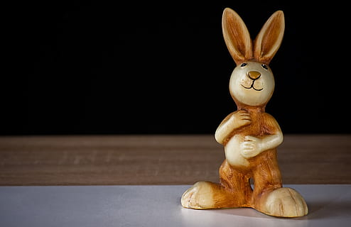 zajíc, postava, legrační, velikonoční, dekorace, jaro, Velikonoční téma, roztomilý, velikonoční dekorace, deco, velikonoční pozdravy, barva, deco-hase, uvnitř, zastoupení, nikdo, figurka, velikonoční zajíček, králík - zvíře, dřevo - materiál, stůl, studio shot, detail, jídlo, tvořivost, černé pozadí, zvíře, umění a řemesla, jídlo a pití, Dovolená, stálý život, kopie prostor, 5K, CC0, veřejná doména, bez autorských práv