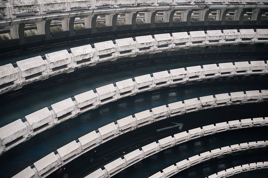 França, paris, infinit, bucle, ciutat, arquitectura, carretera, girar, blau, carrer, creació, espiral, urbex, aparcament, molt, fletxa, blanc, capes, estructura construïda, cap gent, exterior de l'edifici, vista d’angle alt, dia, marc complet, en fila, transport, fons, a l'aire lliure, edifici, estadi, repetició, gran grup d'objectes, patró, corba, sostre, 5K
