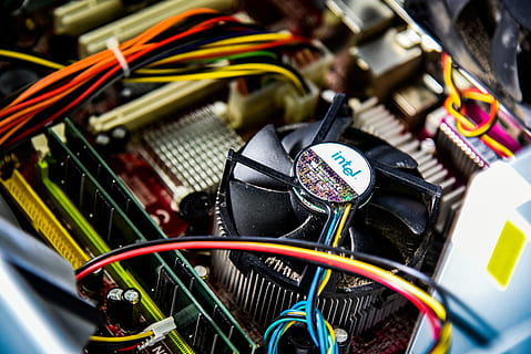 „Intel“ kabelis, ventiliatorius, kompiuteris, elektronika, techninė įranga, kompiuterinės įrangos, elektroninis lustas, transportavimas, dviračiu, variklis, transporto priemonė, klaviatūra, logotipas, vnt, auksas, šviesa, pastatas, Sportas, menas, vadovaujama, kamera, Iš arti, metalo, nėra žmonių, ryšį, technologijos, didelė objektų grupė, aukšto kampo vaizdas, atrankinis dėmesys, sutelkti dėmesį į naujas žinias, sausumos transporto priemonė, kelių spalvų, transporto būdas, komunikacijos, kabelis, patalpose, įranga, variacija, stacionarus, ratas, 5K, CC0, Viešasis domenas, nemokamai