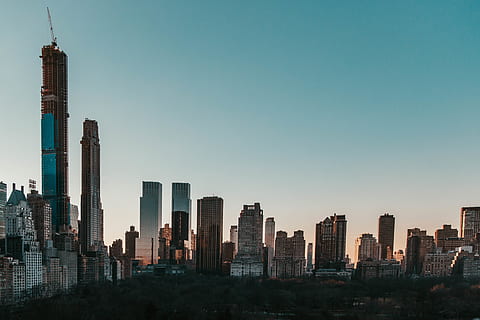 edifici, progettazione architettonica, architettura, città, paesaggio urbano, contemporaneo, moderno, panoramico, orizzonte, grattacielo, il più alto, urbano, inverno, esterno dell'edificio, struttura costruita, edificio per uffici esterno, costruzione, cielo, alto - alto, Torre, skyline urbano, ufficio, natura, cielo sereno, paesaggio, distretto finanziario, copia spazio, nessuno, all'aperto, guglia, 4K, CC0, dominio pubblico, privo di copyright