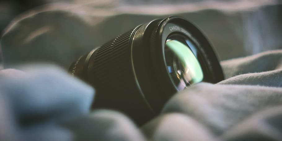 càmera, electrònica, lent de la càmera, cànon, nascut, lent, focus, profunditat de camp, reflexions, dit, foto, fotografia, tapa de lent, lent de contacte, màquina, roda, va parlar, roda d'aliatge, fotògraf, teclat, primer pla, enfocament selectiu, part del cos humà, gent, lent - instrument òptic, a l'interior, primer pla extrem, part del cos, mà humana, mà, tecnologia, activitat, càmera - equip fotogràfic, dia, dues persones, activitat d'oci, temes de fotografia, celebració, persona irreconeixible, peu humà, enfocament suau, 5K