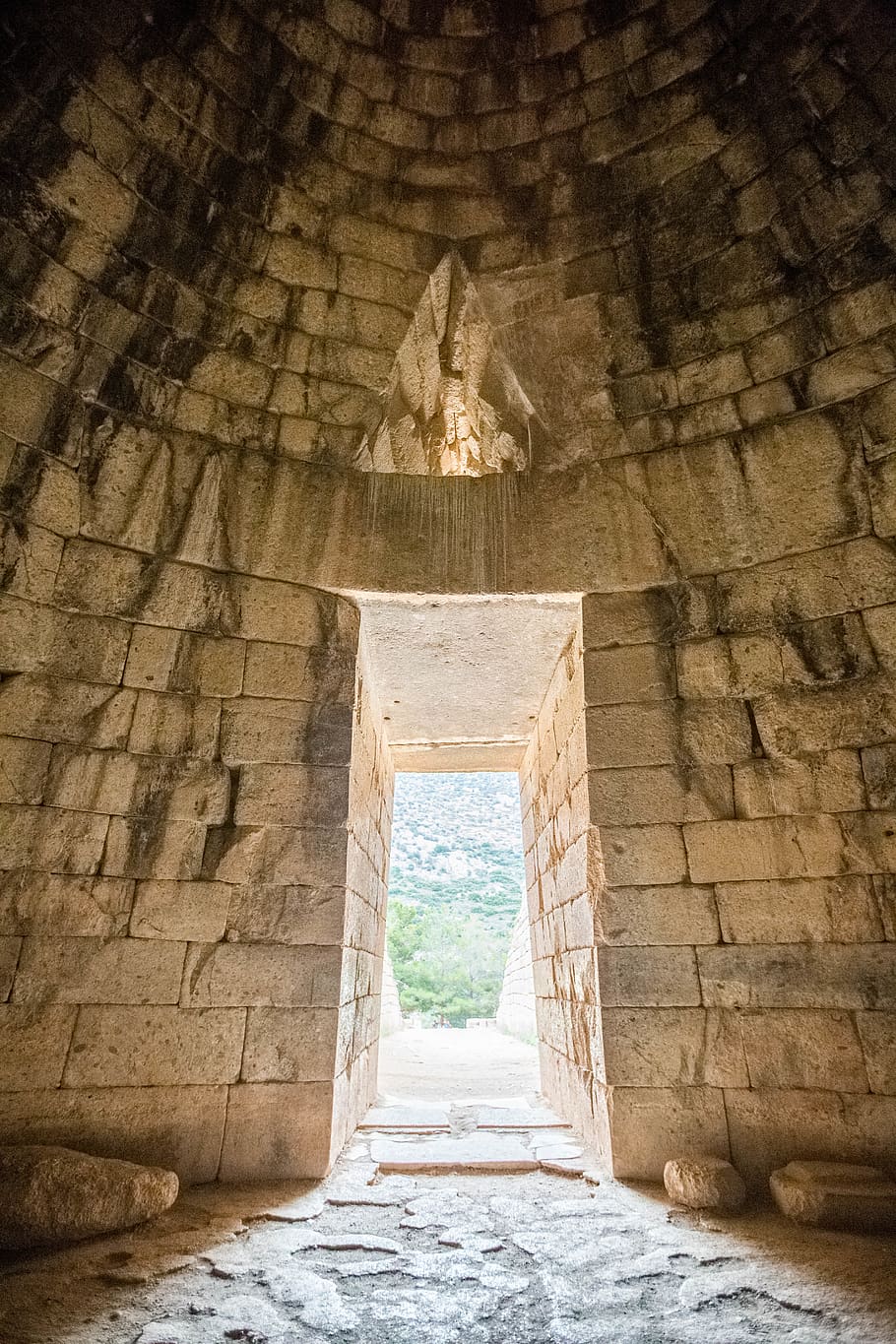 cripta, edifici, passarel·la, Camí, passadís, masmorra, arqueologia, tomba, grec, llosa, paret, bunker, arquitectura, ruïnes, pissarra, pis, túnel, sòl, fort, castell, estructura construïda, el passat, història, cap gent, a l'interior, dia, funció de construcció de parets, religió, material de pedra, antic, vell, destinacions de viatge, sòlid, creença, representació, espiritualitat, vista d’angle baix, civilització antiga, paret de pedra, 5K