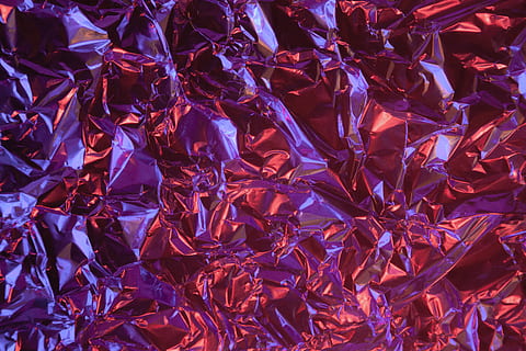 superficie morada, fotograma completo, antecedentes, nadie, texturizado, abundancia, modelo, rojo, de cerca, hoja, gran grupo de objetos, azul, parte de la planta, naturaleza muerta, día, otoño, brillante, vista de alto ángulo, hojas, al aire libre, directamente arriba, púrpura, 5K, CC0, dominio público, libre de derechos
