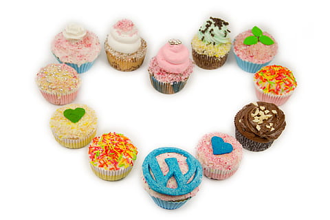 cibo, dolce, torta, glassatura, prodotti da forno, decorazione di torte, Merendina, cibo dolce, cibo e bevande, sfondo bianco, al forno, variazione, girato in studio, multicolore, scelta, gruppo di oggetti, Cupcake, indulgenza, di fila, nessuno, gruppo medio di oggetti, ritagliare, freschezza, spuntino, tentazione, 5K, CC0, dominio pubblico, privo di copyright