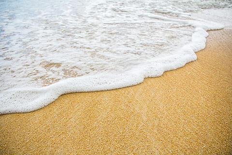 ondas, costa, de praia, luz do dia, espuma, panorama, exterior, recorrer, mar, vista do mar, Beira Mar, à beira-mar, trad, agua, onda, molhado, branco, esporte aquático, surfe, esporte, areia, terra, movimento, beleza na natureza, natureza, visão de alto ângulo, dia, ao ar livre, scenics - natureza, chegando, 5K, CC0, domínio público, royalty free