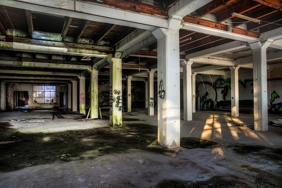 fabrika, boş, terkedilmiş, bina, harap, eski, sanayi, depo, imha, salon, mimari, çürüme, atmosfer, harabe, duvar yazısı, ruh hali, kırık, eski püskü, yıpranmış, yapılı yapı, mimari sütun, içeriye, insansız, gün, boru - boru, döşeme, yurtiçi oda, tavan, yokluk, dağınık, 5K