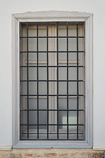 ventana, daniel, cerrado, antiguo, pared, arquitectura, metal, primera línea, parrilla, edificio, ornamento, proteccion, seguridad, casa, decorativo, cuadro, diseño, decoración, estructura construida, exterior del edificio, nadie, día, la seguridad, material de vidrio, pared - característica de la construcción, modelo, puerta, Entrada, forma, al aire libre, forma geometrica, marco de la ventana, 5K, CC0, dominio público, libre de derechos
