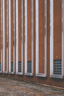 Nahansicht, Fotografie, braun, Beton, Gebäude, Wand, Muster, Bürgersteig, Stadt, Straße, Linie, rot, Fenster, Streifen, Dekoration, Strassenfotografie, Straßenfoto, Taiwan, New Taipei, architektonisch, die Architektur, Architekt, Bar, gebaute Struktur, Gebäudehülle, Geschichte, Kulturen, draußen, alt, Fassade, keine Leute, Wandbau - Funktion, städtische Szene, berühmter Platz, Europa, 4K, CC0, gemeinfrei, lizenzfrei