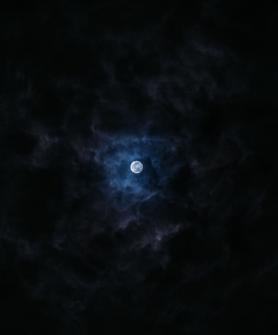 lluna plena, naturalesa, a l'aire lliure, astronomia, espai, univers, espai exterior, nit, lluna, Eclipse de lluna, eclipsi, nebulosa, cel estrellat, oceà, mar, aigua, línia de costa, Costa, paisatge, planeta, cel, núvol - cel, fantasmal, fosc, bellesa a la natura, cap gent, llum de la lluna, estrella - espai, escenics - natura, exploració, núvol, lluminositat, 2K