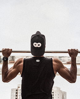 omul care face trageri, activ, din spate, biceps, culturist, musculos, capac, efort, fitness, tip, sala, Articole pentru acoperirea capului, masculin, om, metal, mușchi, muscular, persoană, puternic, umeri, oţel, putere, partea superioară a rezervorului, triceps, o persoana, de la talie in sus, stiluri de viață, masca, deghizare, Activitatea de agrement, oameni adevărați, bărbați, masca - deghizare, vedere din față, cer, deținere, spațiu copie, construcție musculară, permanent, în interior, sportiv, vitalitate, brațul uman, fața confuză, brațele ridicate, 4K, CC0, domeniu public, fără drepturi de autor